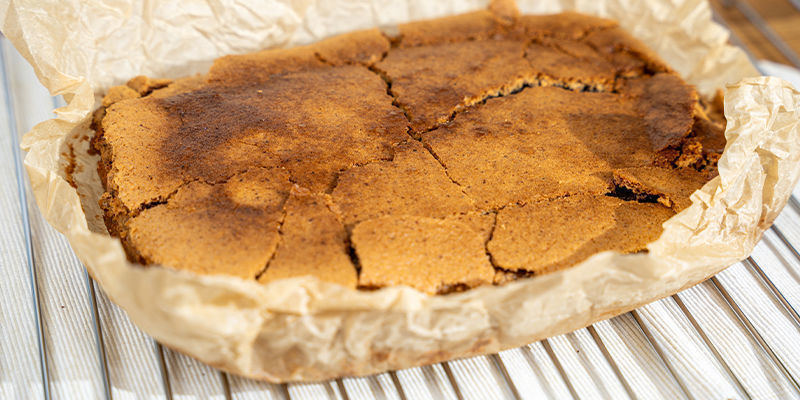 Haal De Bakvorm Uit De Oven En Laat Hem Ongeveer 10 Minuten Afkoelen